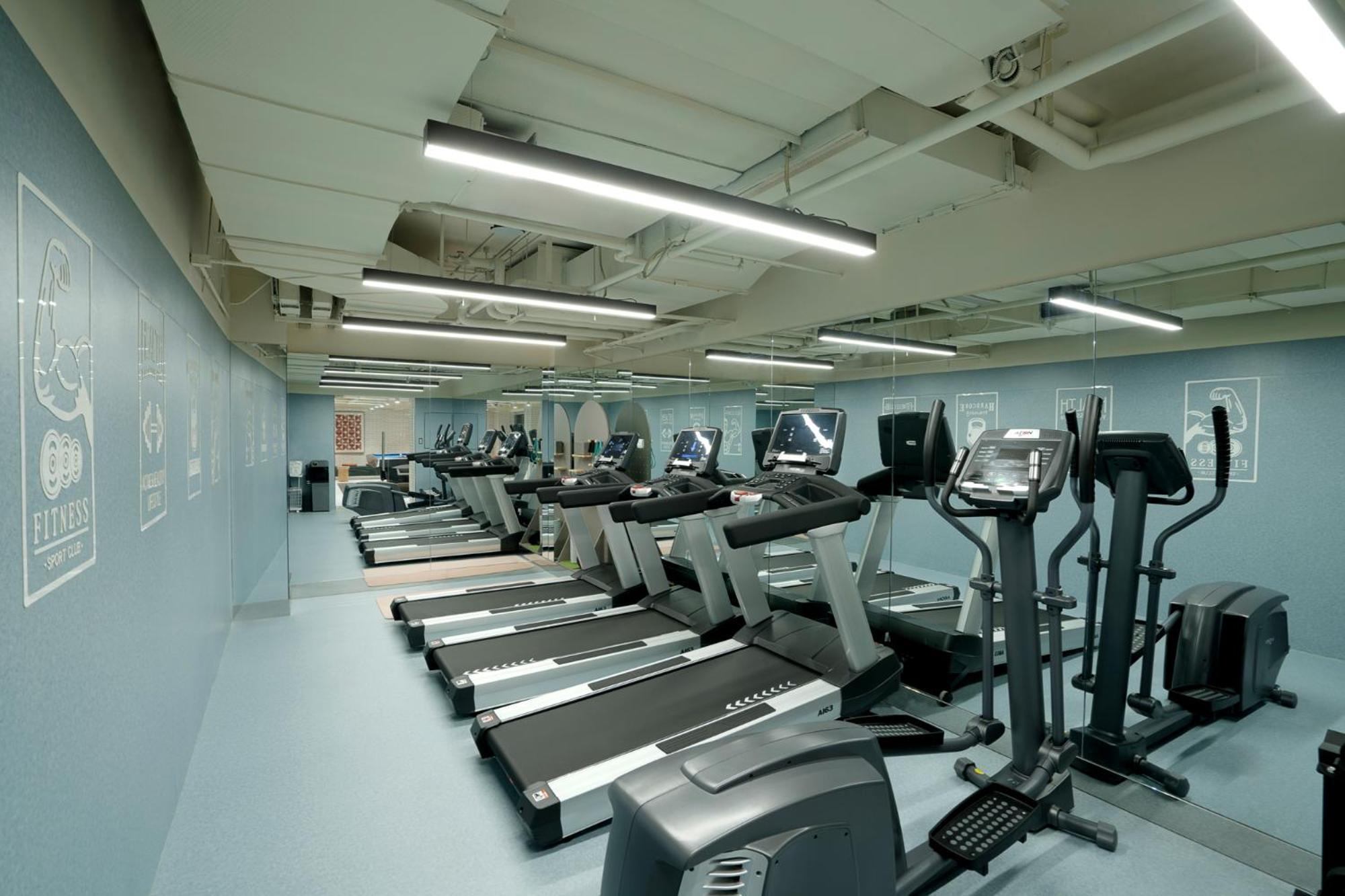 Base-Beijing Wangfujing Serviced Apartment- In Hutong &Bike Rental &Close To Forbidden City, Tian'Anmen Square &Subway Nearby &Free Coffee &Washing Machine,Kitchen &Restaurant Discount &English Speaking &High Speed Free Wifi ภายนอก รูปภาพ The gym at the National Olympic Training Centre