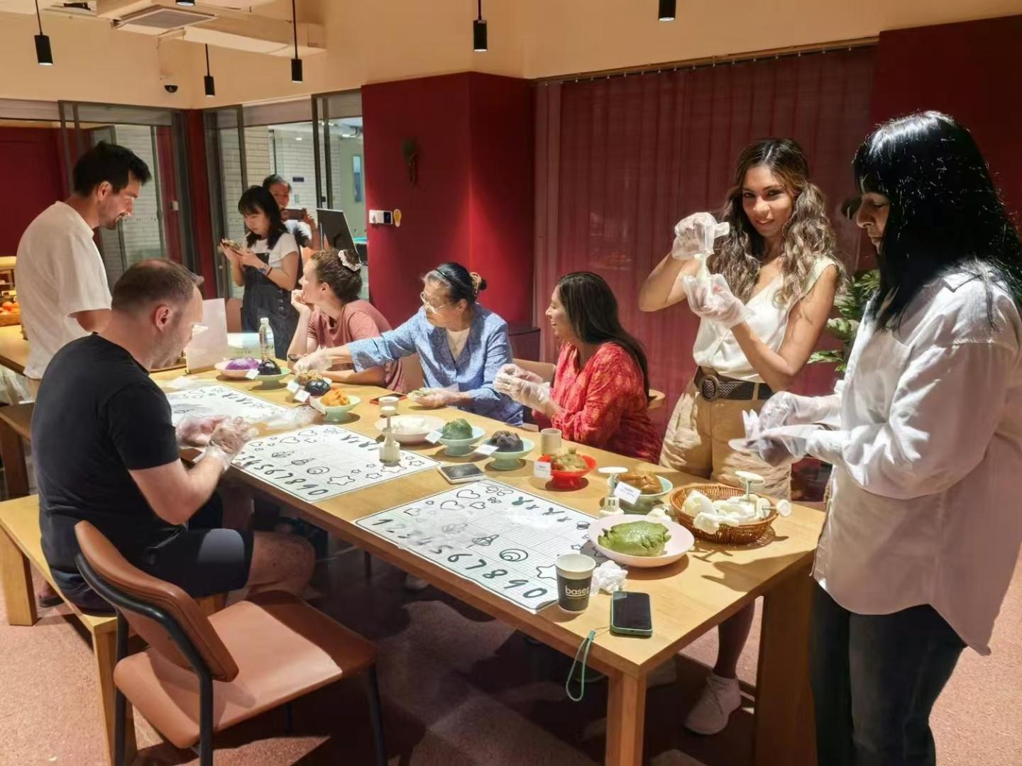 Base-Beijing Wangfujing Serviced Apartment- In Hutong &Bike Rental &Close To Forbidden City, Tian'Anmen Square &Subway Nearby &Free Coffee &Washing Machine,Kitchen &Restaurant Discount &English Speaking &High Speed Free Wifi ภายนอก รูปภาพ A tea ceremony at the University of Oxford